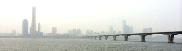 Brücke am Hangang in Seoul